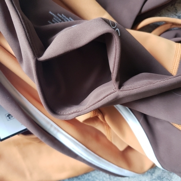 BCBG Paris Highline Colorblock  Leggin & Sport Top Size M - Picture 10 of 12